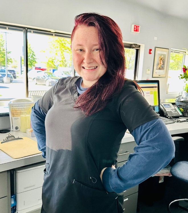 Amber, Receptionist
